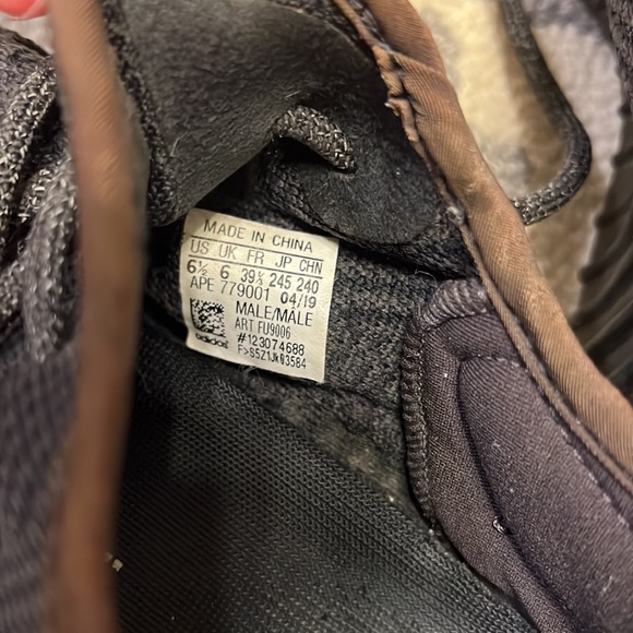 YEEZY Boots 350 V2 Black - Picture 3 of 6